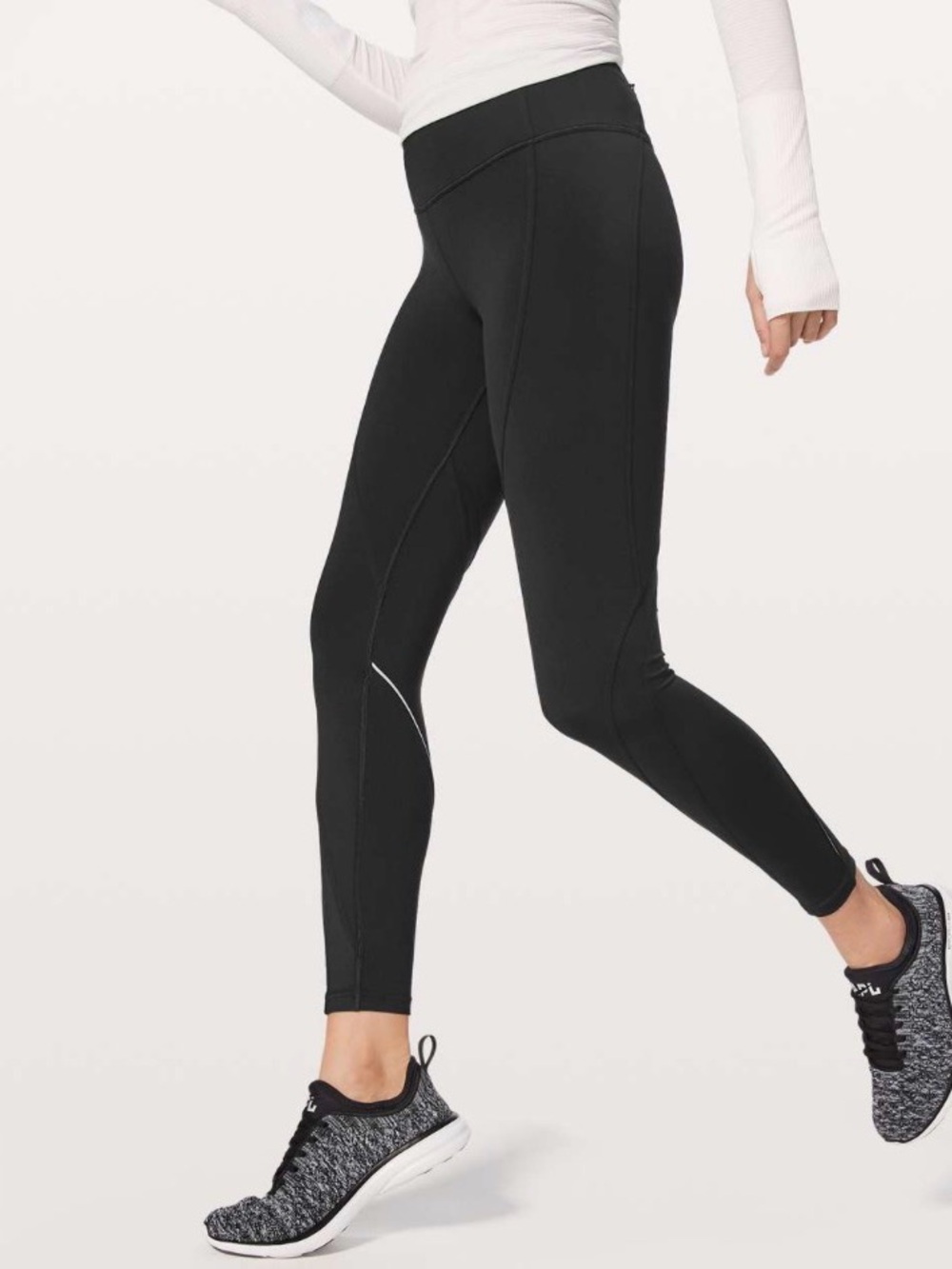 Lululemon Chasing Miles Tight *25"
Black Size 4 Leggings